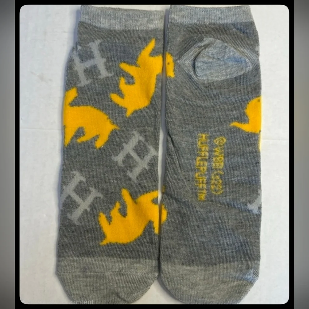 NWOT Harry Potter, Hufflepuff Socks (Crew/No Show) Yellow/Black